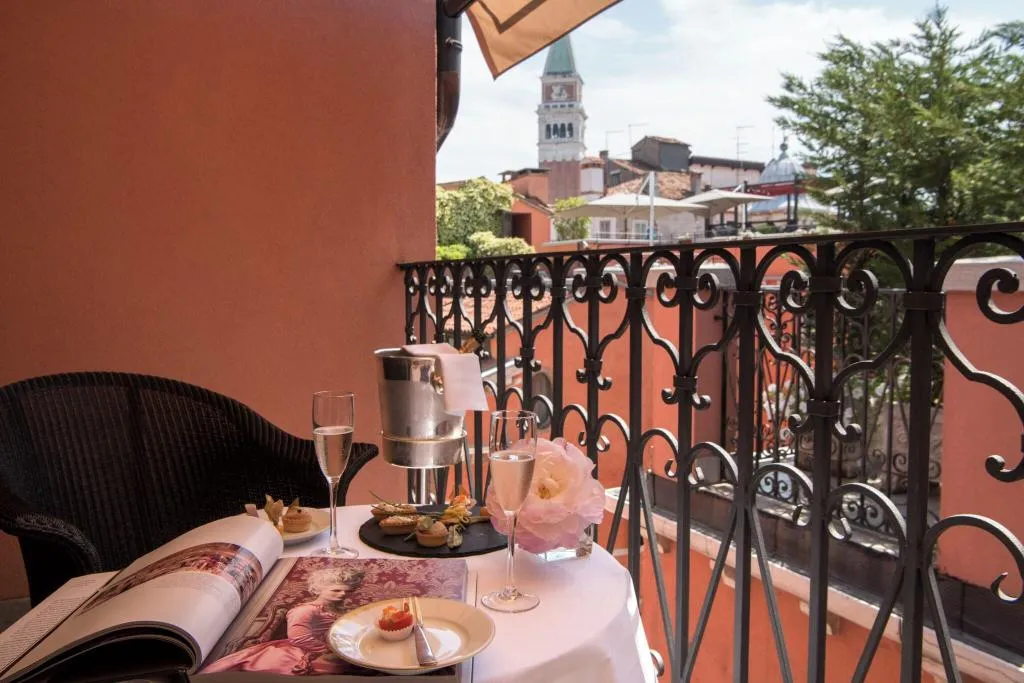 SUITE THREE BEDS Room, Splendid Venice - Starhotels Collezione, Venice