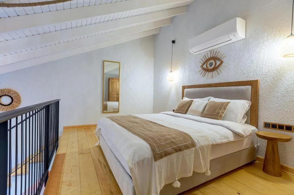 Room, Navali̇a Otel, Izmir
