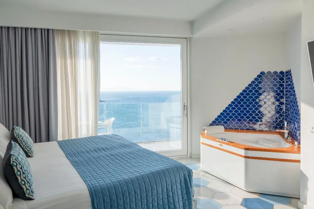 JUNIOR SUITE STANDARD Room, Lloyd's Baia, Naples