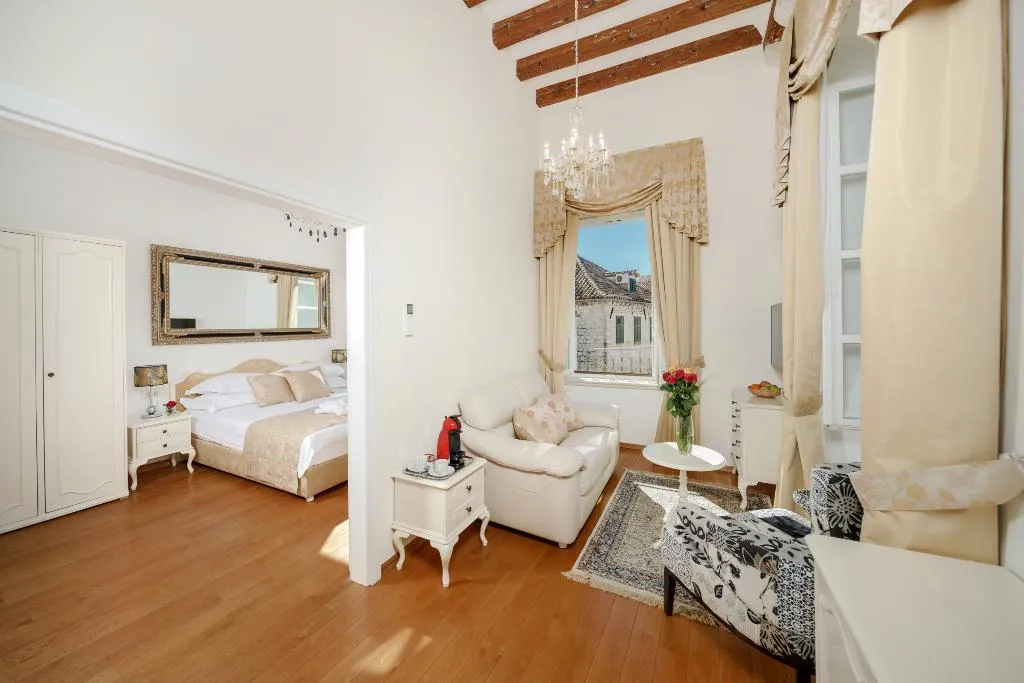 SUITE DELUXE Room, Palmotta Palace, Dubrovnik