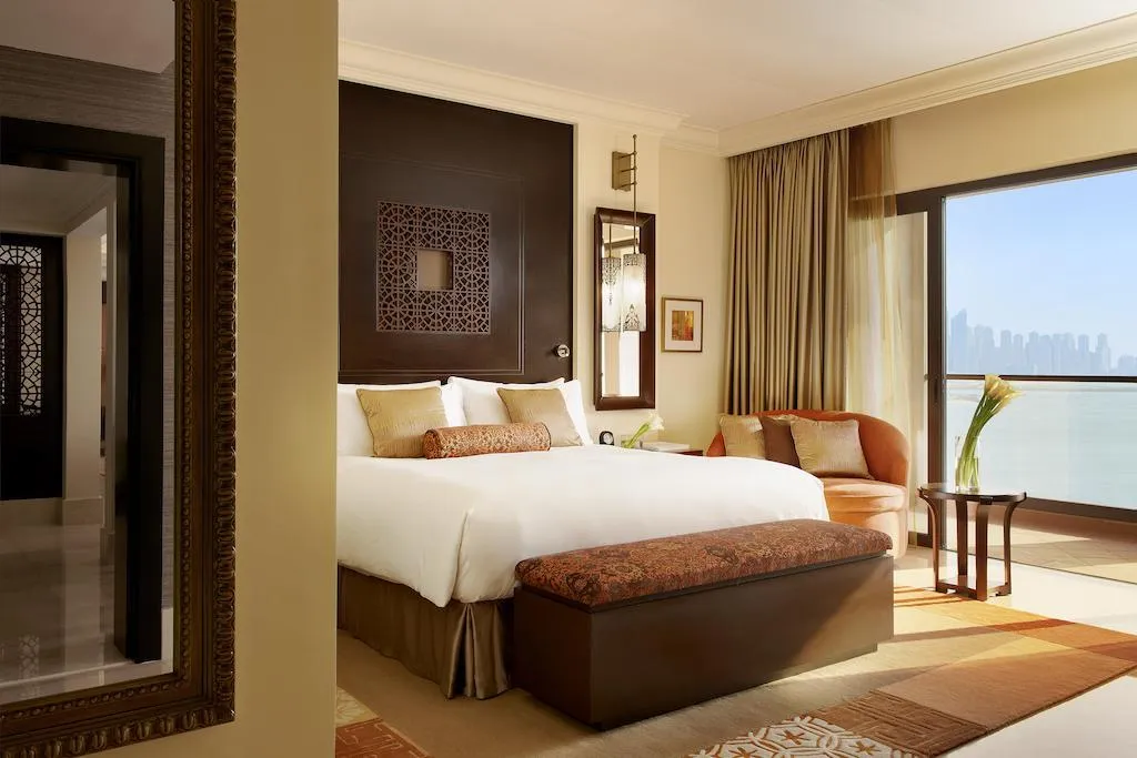 SUITE DELUXE Room, Fairmont The Palm, Dubai