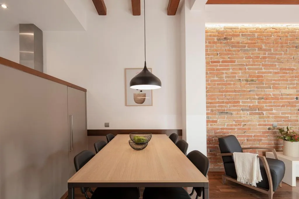APARTMENT THREE BEDROOMS Room, Aspasios Market Balconies, Barcelona