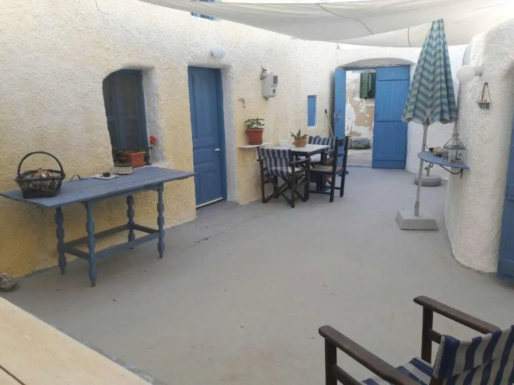 Room, Emmantina Houses, Santorini