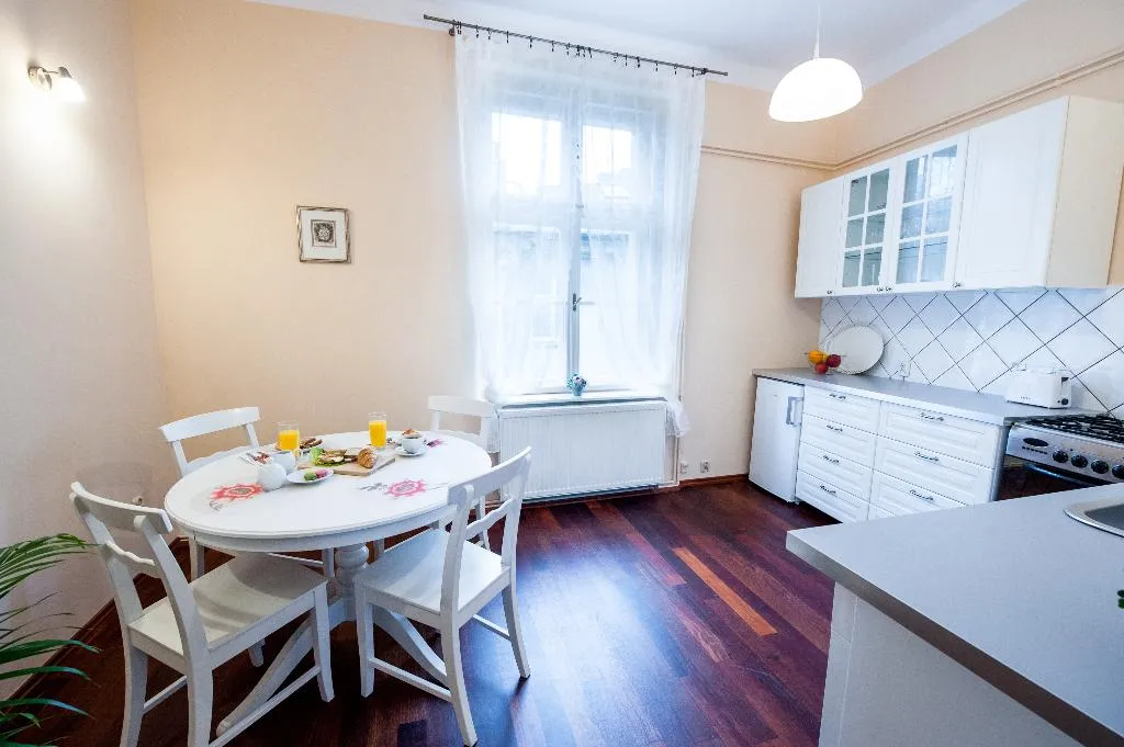 APARTMENT TWO BEDROOMS Room, Apartments Roman, Krakow