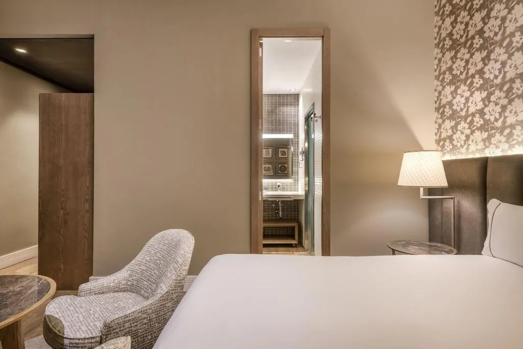 Room, AC Hotel Palacio del Retiro Autograph Collection, Madrid