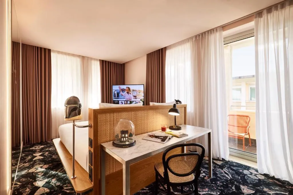 DOUBLE WITH BALCONY Room, Mama Shelter Roma, Rome