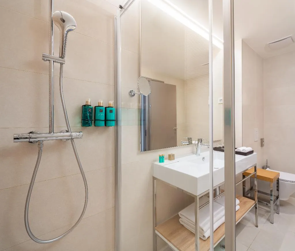 SUITE DELUXE SEA VIEW Room, Aminess Laurel Khalani Hotel, Split