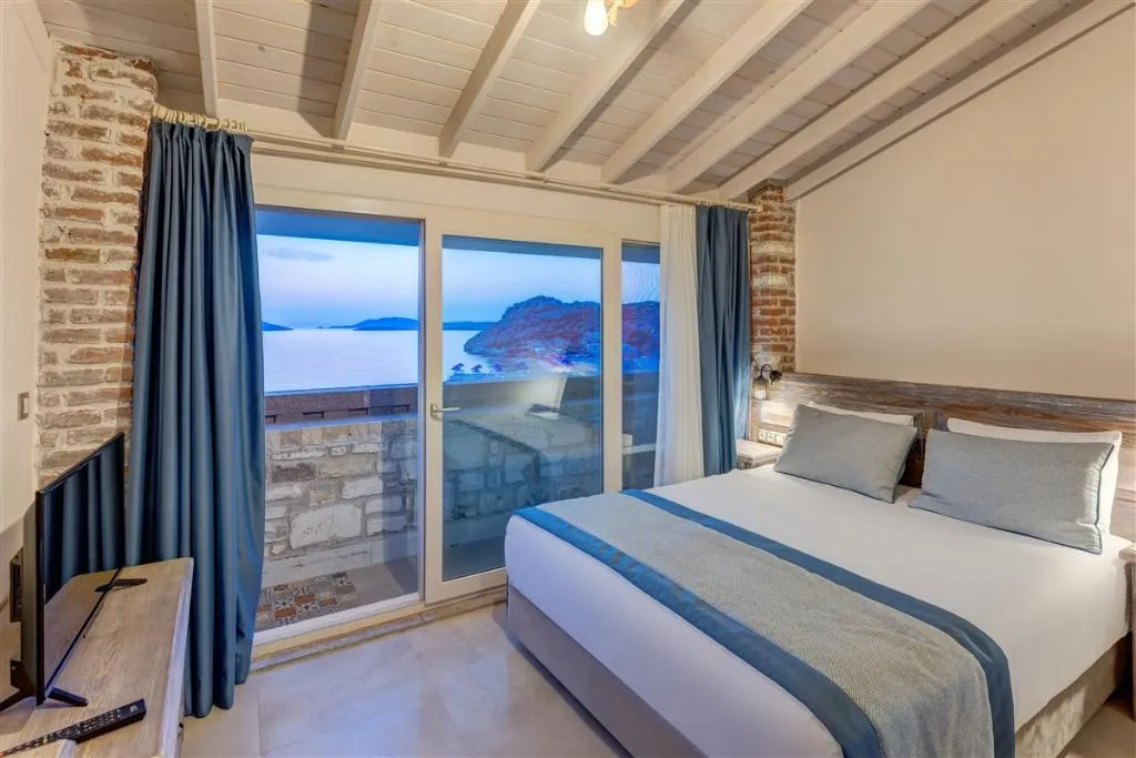 DOUBLE STANDARD Room, Navali̇a Otel, Izmir