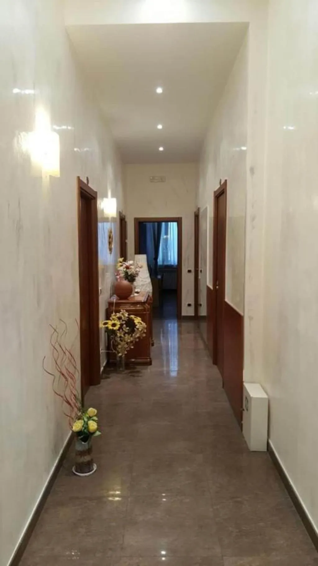 Lobby, Tagliaferri Lucia, Naples