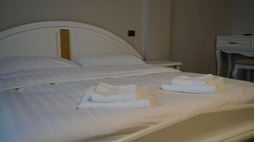 Room, Hotel Majestic, Durres