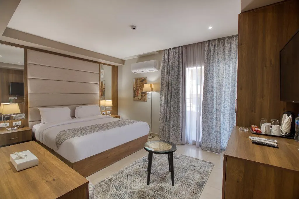 DOUBLE KING SIZE BED Room, Nozol Pyramids Hotel & SPA, Cairo