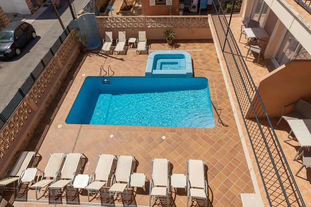 Pool, Martinez, Majorca