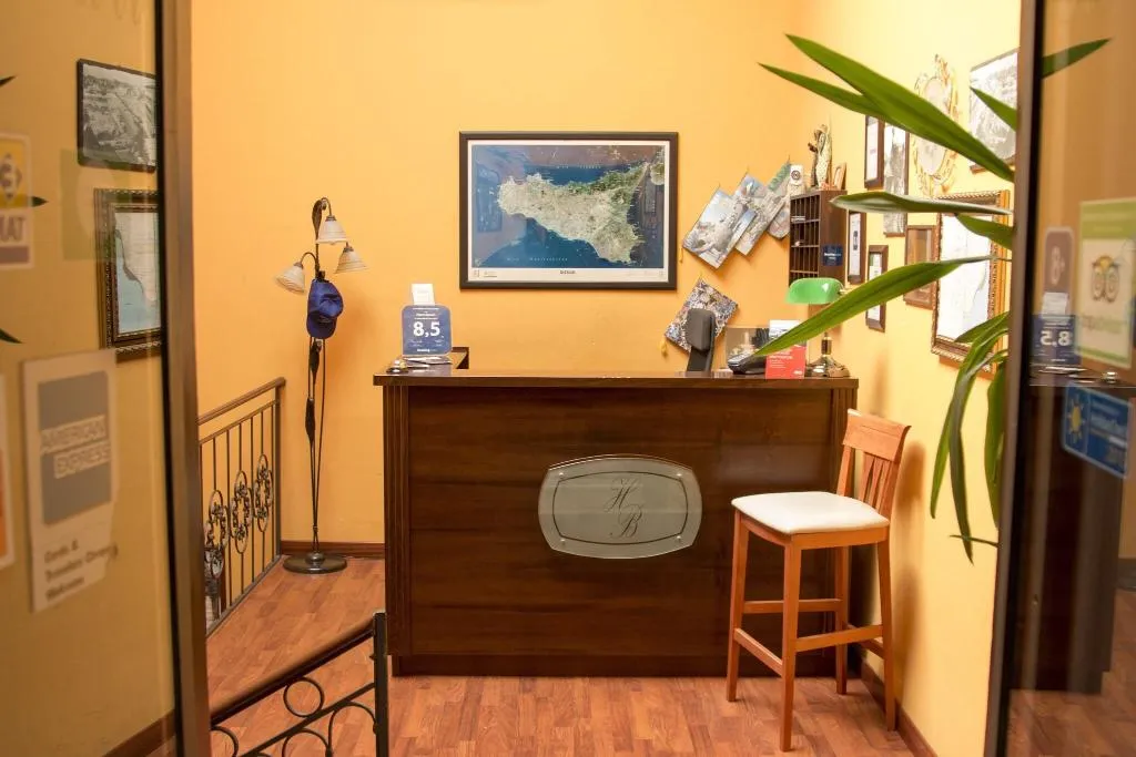 Lobby, Biscari, Catania