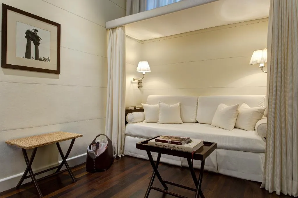 TRIPLE EXECUTIVE Room, Gallery Art Hotel, Florence