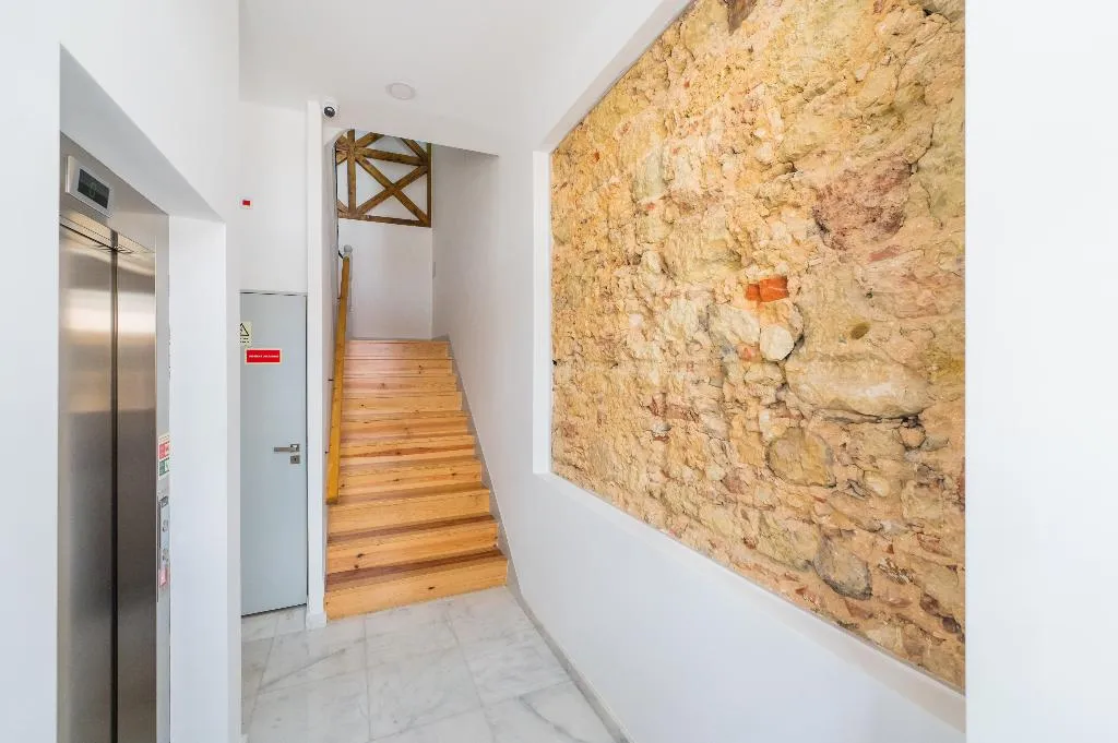 Lobby, Via Augusta 129, Lisbon