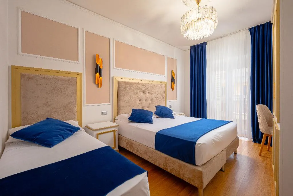 TRIPLE SUPERIOR Room, Annabella Hotel Roof Terrace, Florence