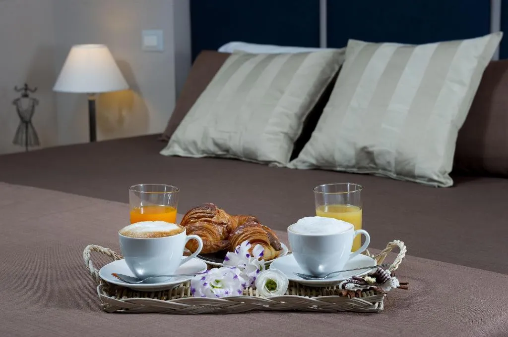 Room, Vico Rooms And Terrace, Rome