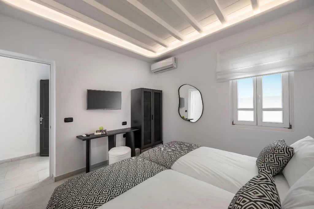 SUITE SEA VIEW WITH PRIVATE POOL Room, Deliades, Mykonos