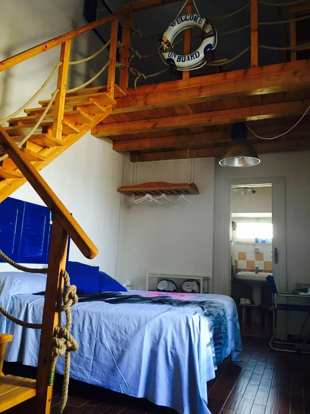 Room, B&B PompeiLog, Naples