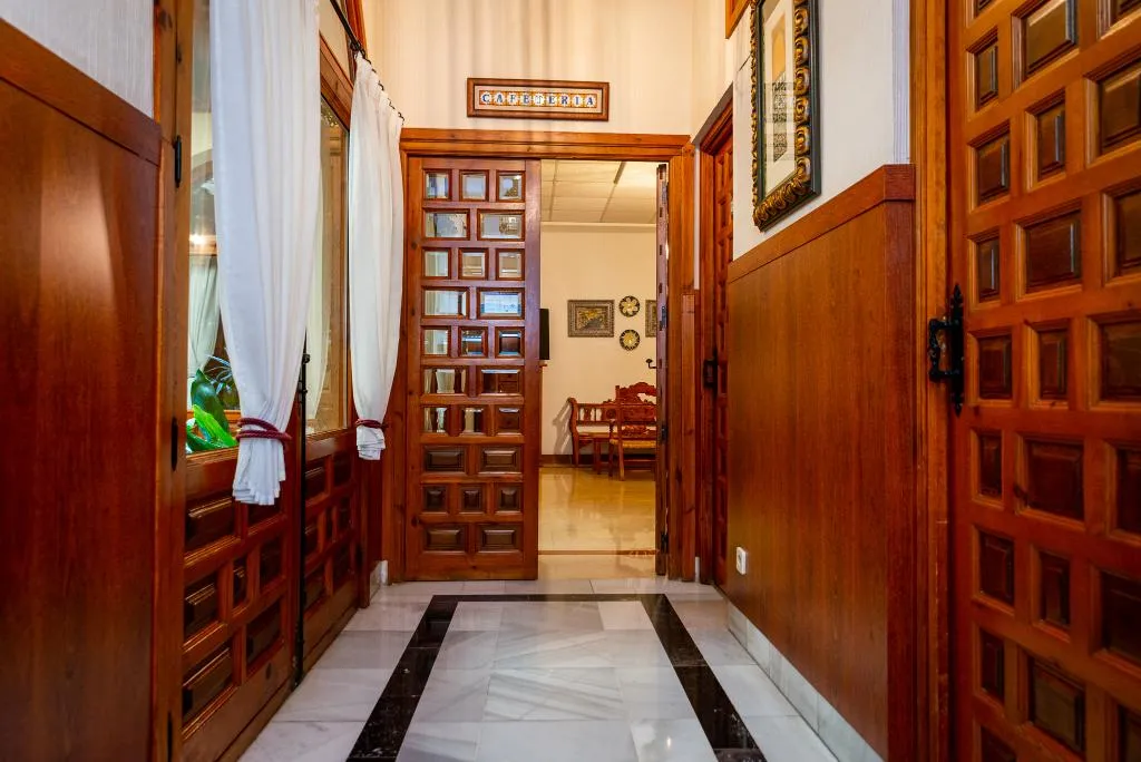 Lobby, Santa Isabel, Madrid
