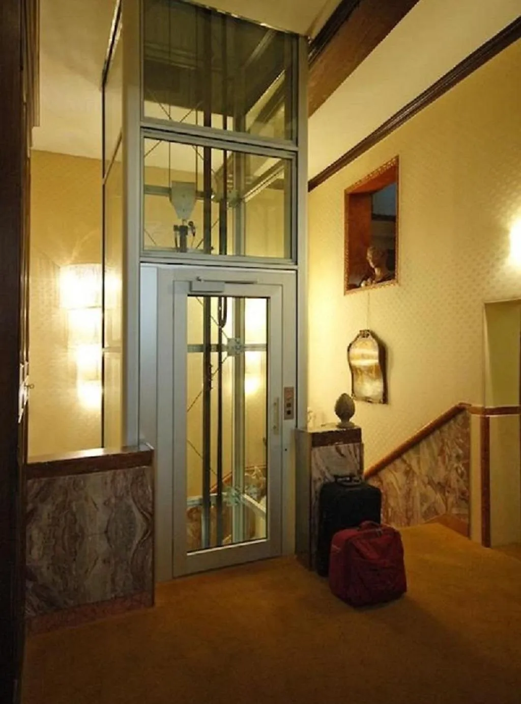 Lobby, Torino, Venice