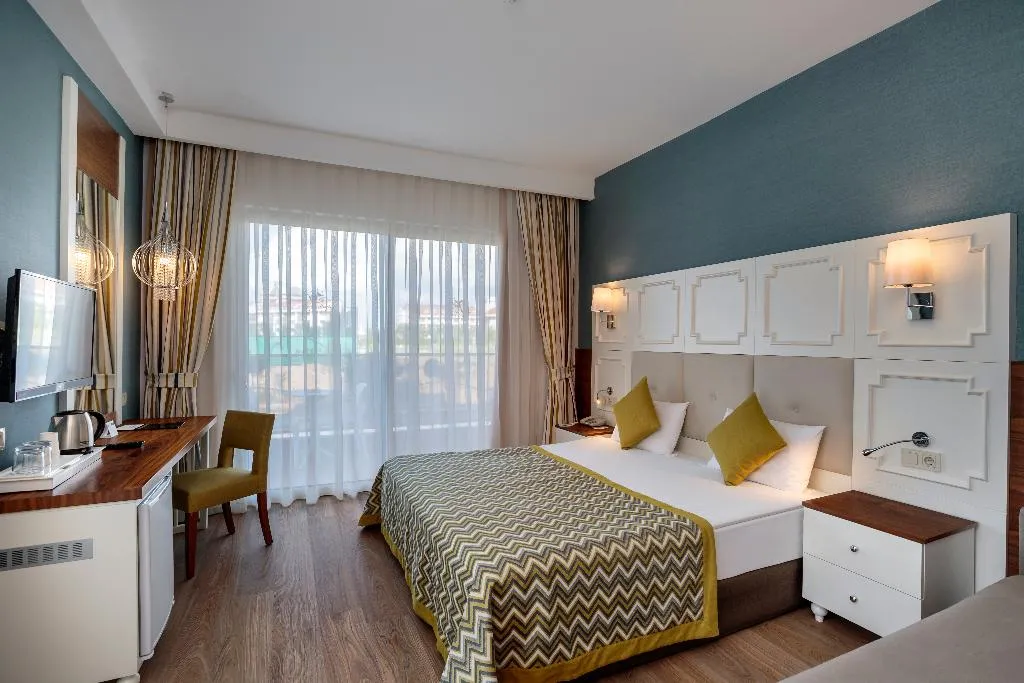 DOUBLE SINGLE USE LAND VIEW Room, Well Palace Side, Antalya