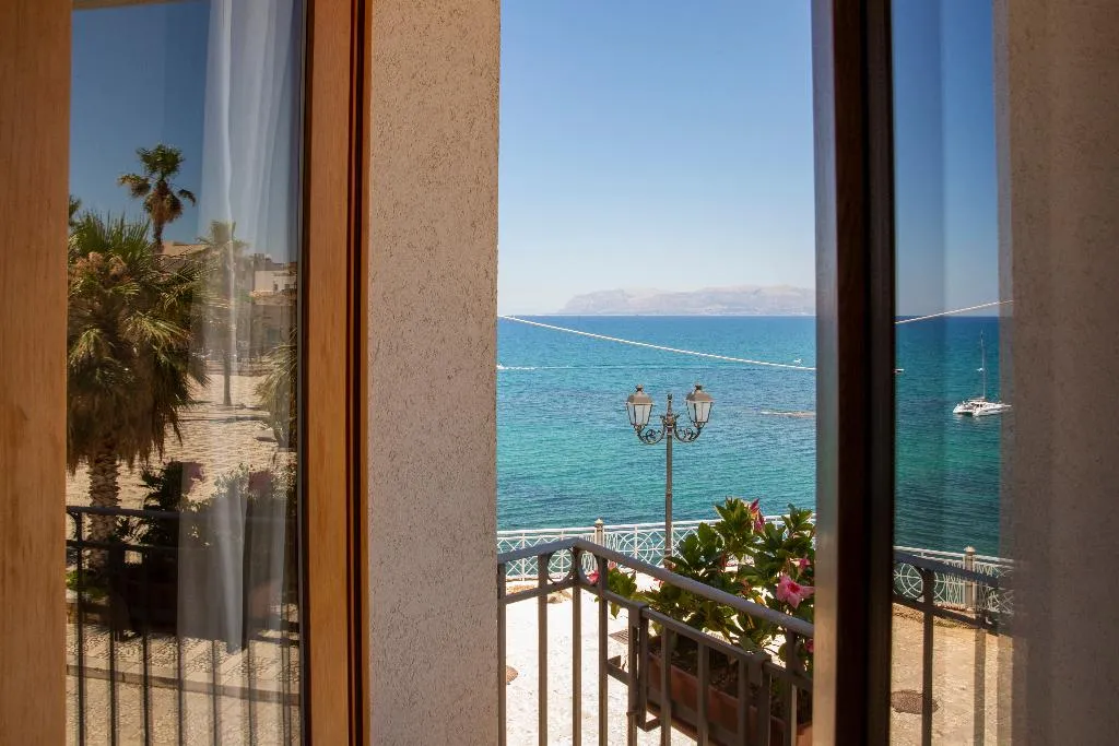 TRIPLE SUPERIOR SEA VIEW Room, Al Madarig, Palermo