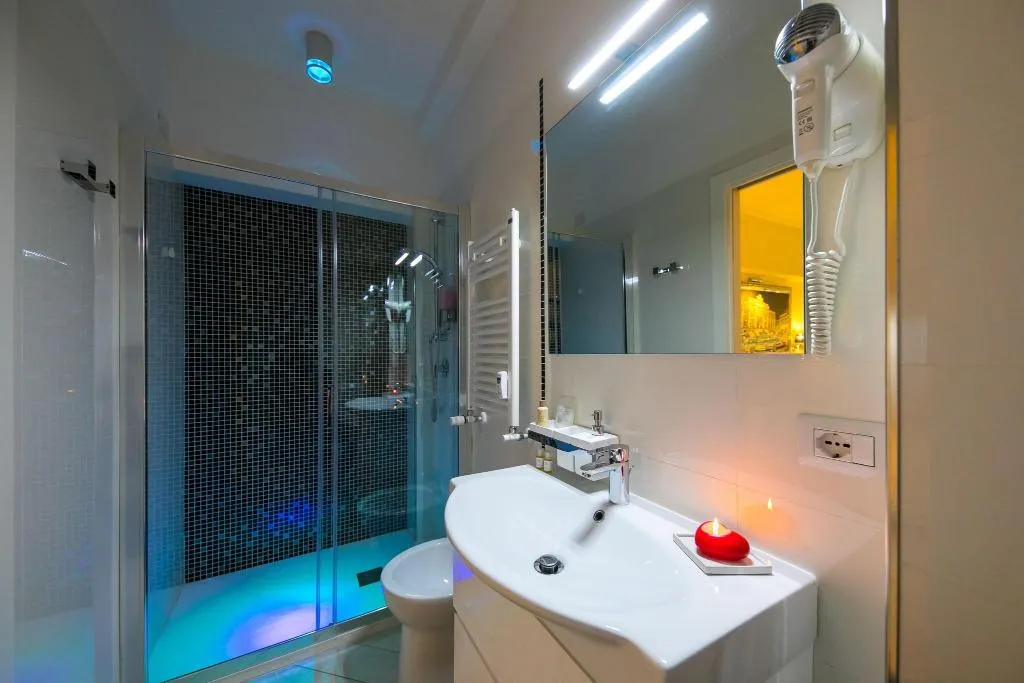Room, Suites Roma Tiburtina, Rome