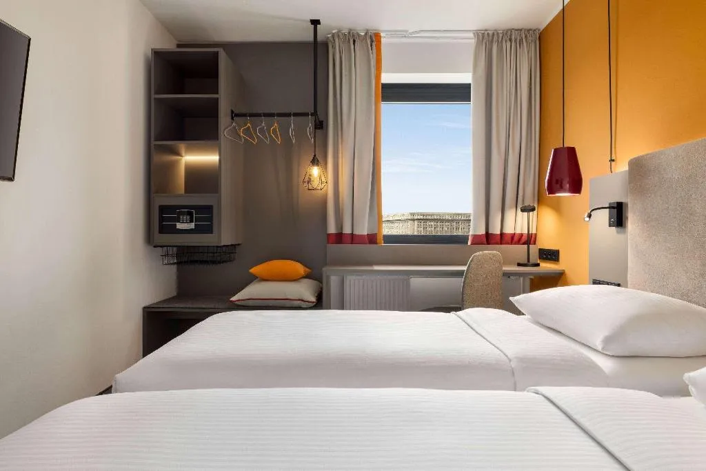 Room COMFORT Room, Vienna House Easy by Wyndham Cracow, Krakow