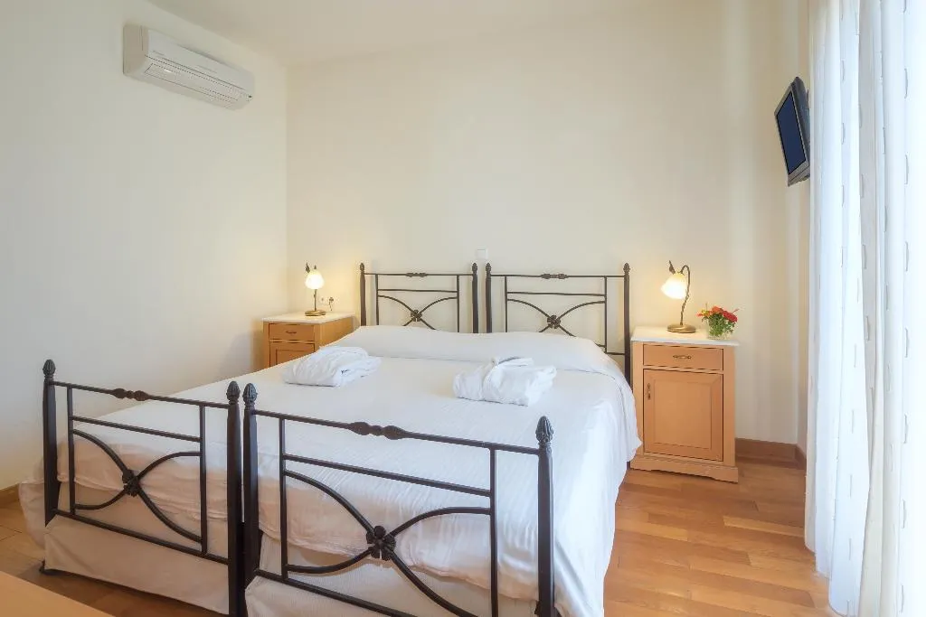 VILLA THREE BEDROOMS Room, Miramare Resort & Spa, Crete
