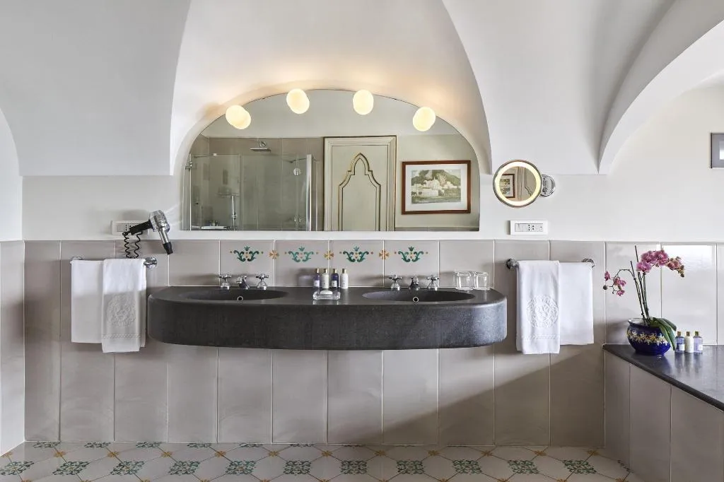 Room, Palazzo Avino, Naples