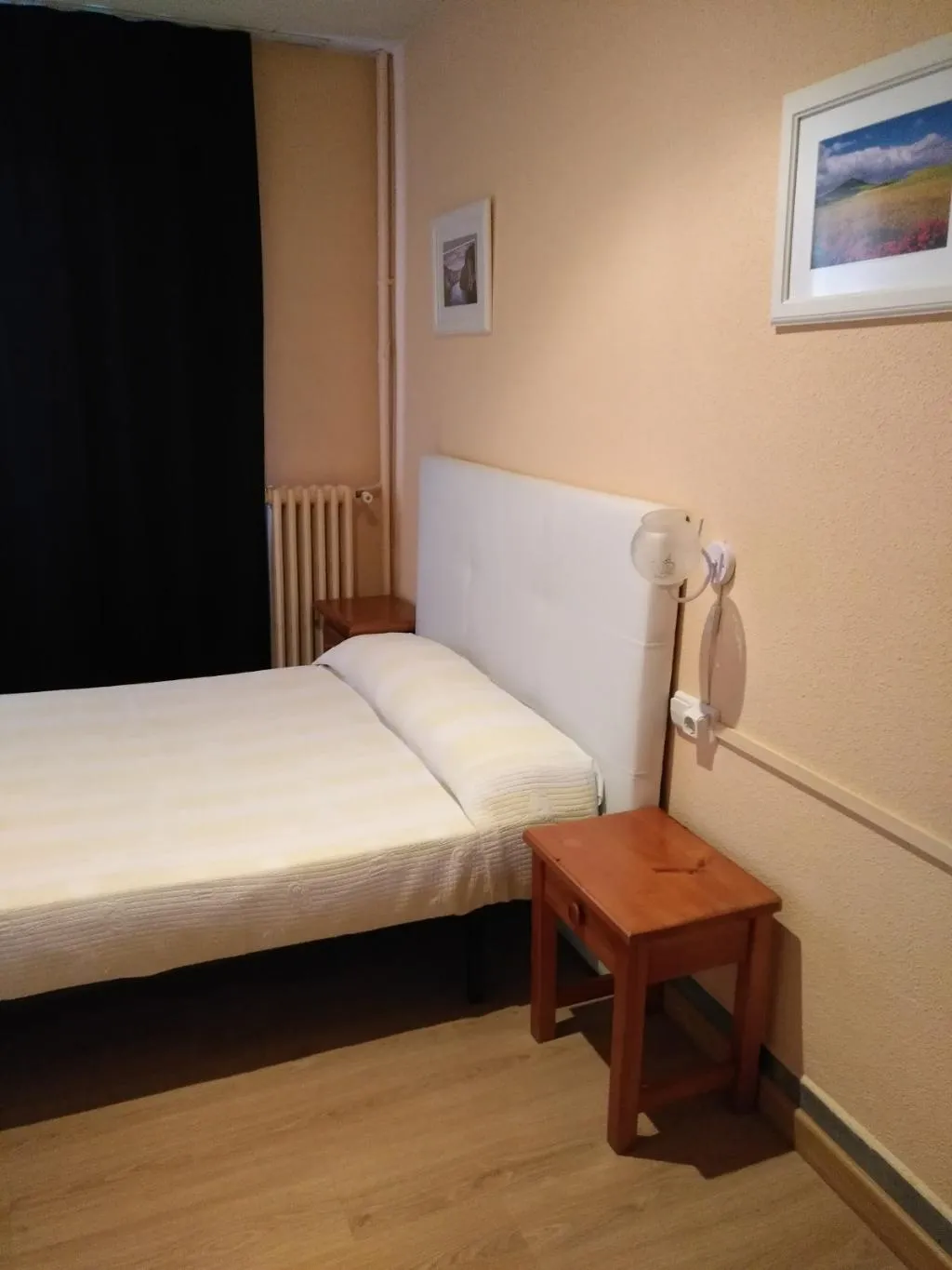 SINGLE STANDARD Room, Hostal Porta De Nuria, Barcelona