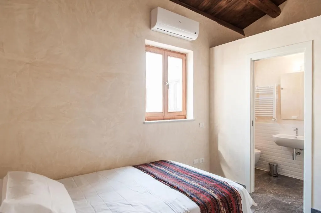Room, Le Pomelie Bed And Breakfast, Catania