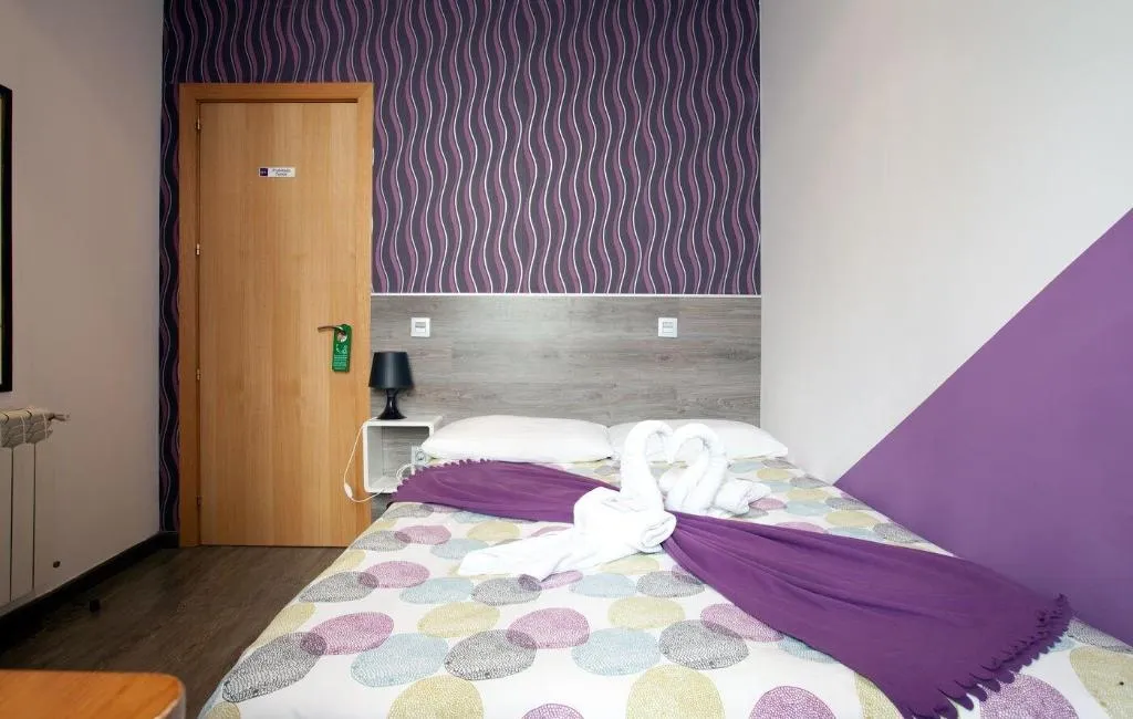 Room, Hostal Abril, Madrid