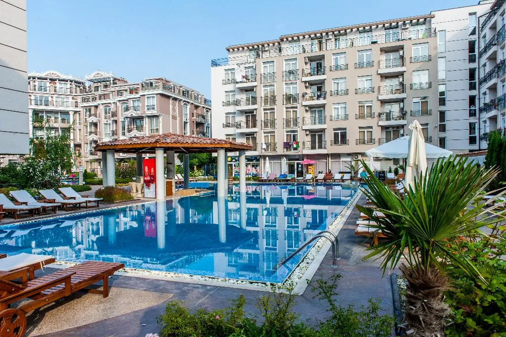 Pool, Dawn Park, Bourgas