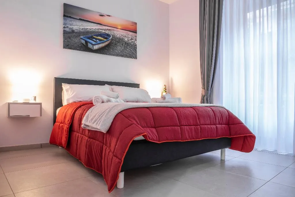 Room, Casina Rossa, Naples