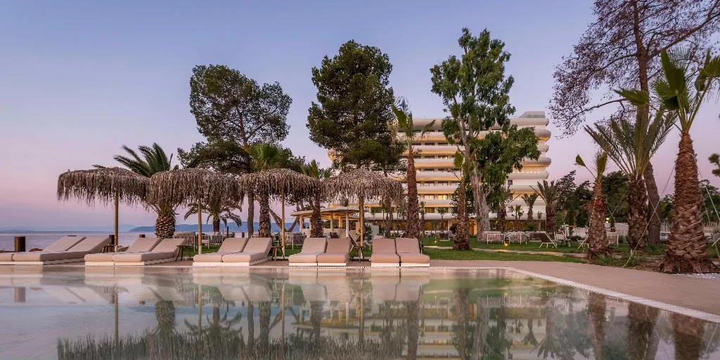 Pool, Isla Brown Corinthia Resort & Spa, Curio Collect, Athens