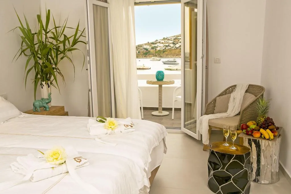 DOUBLE EXECUTIVE KING BED Room, Thalassa Boutique Hotel, Mykonos