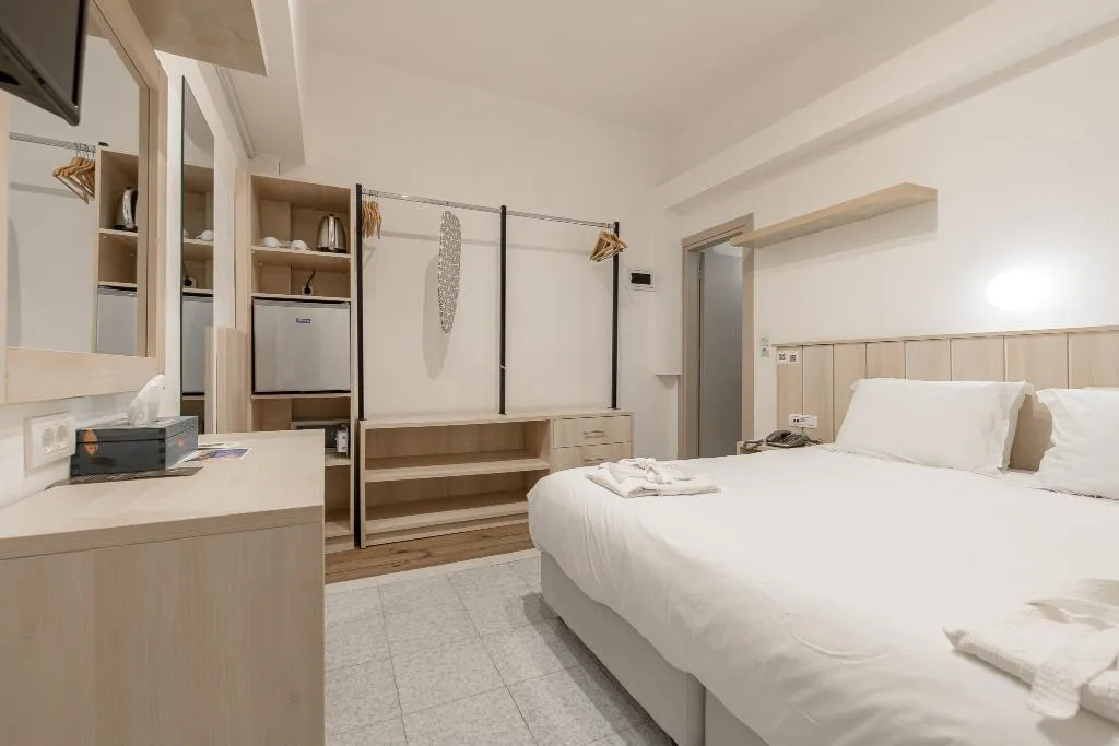 DOUBLE STANDARD Room, Iakinthos, Tsilivi Beach, Zante