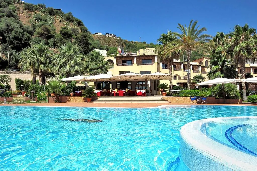 Pool, Aktea, Catania