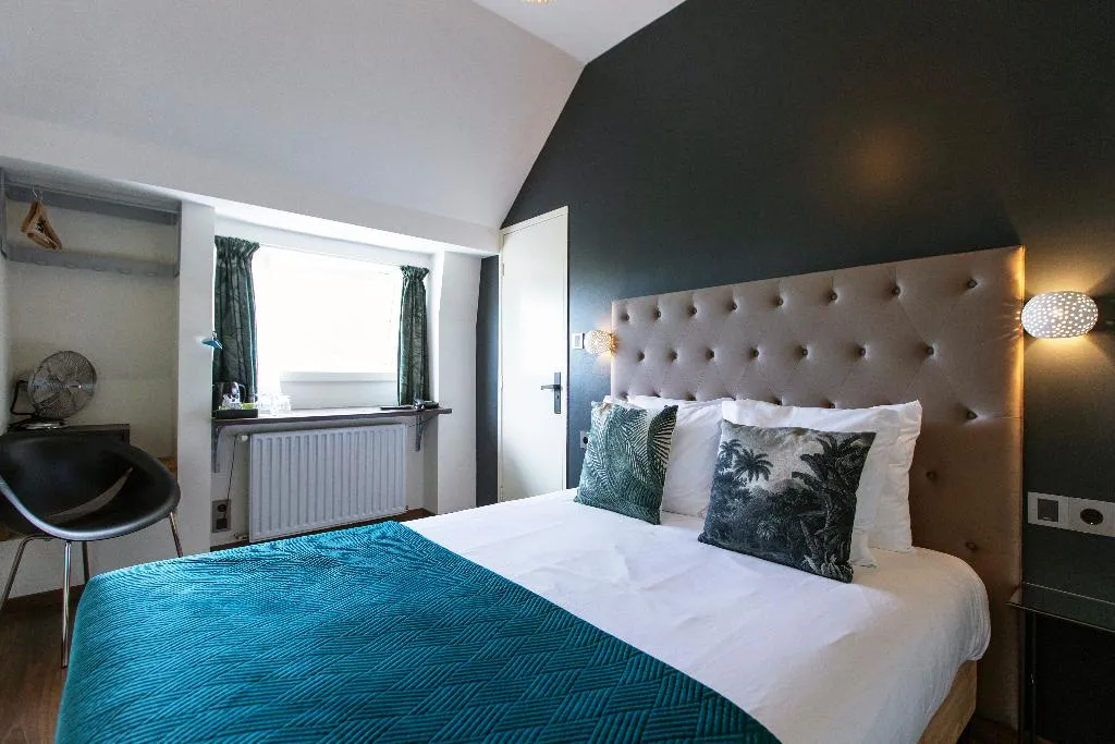 DOUBLE CANAL VIEW Room, Quentin Amsterdam Hotel, Amsterdam