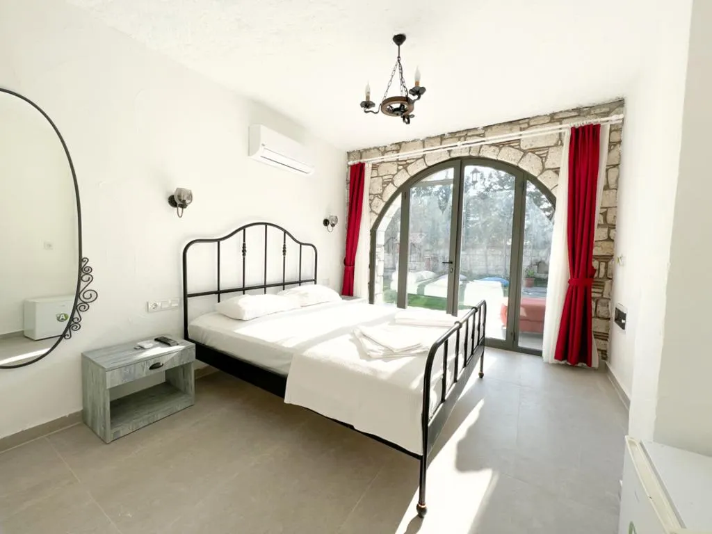 Room TWO BEDS Room, Gönülhan Otel Alaçatı, Izmir