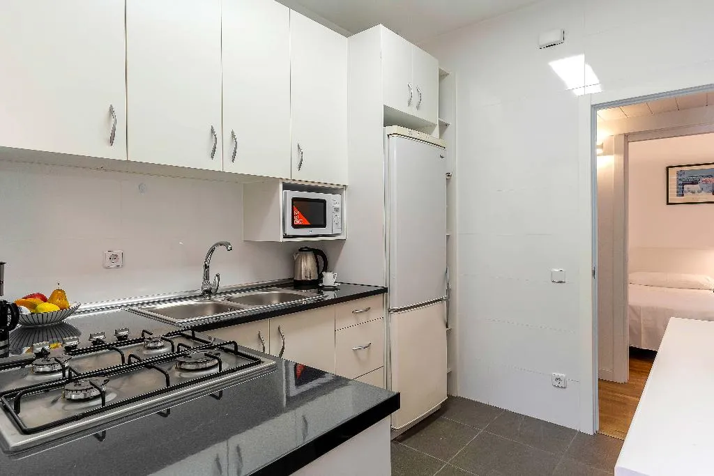 APARTMENT CAPACITY 4 Room, Aparthotel Bertran, Barcelona