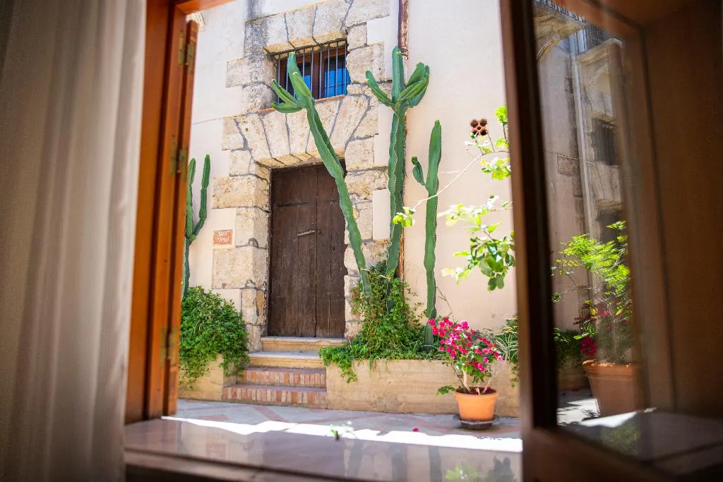 QUADRUPLE STANDARD Room, Al Madarig, Palermo