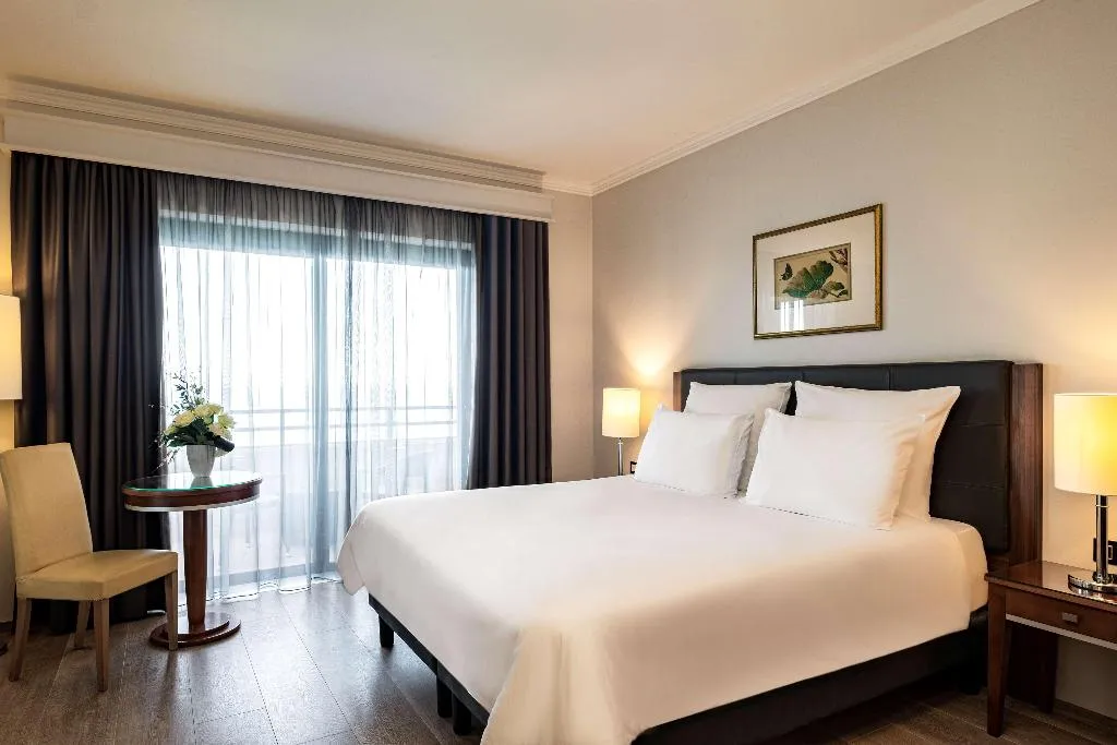 Room, Radisson Blu Resort, Malta St. Julians, Malta