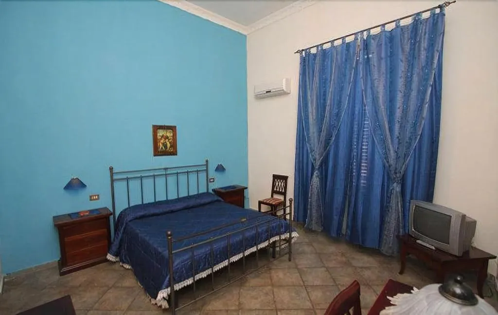 Room, Concordia, Palermo