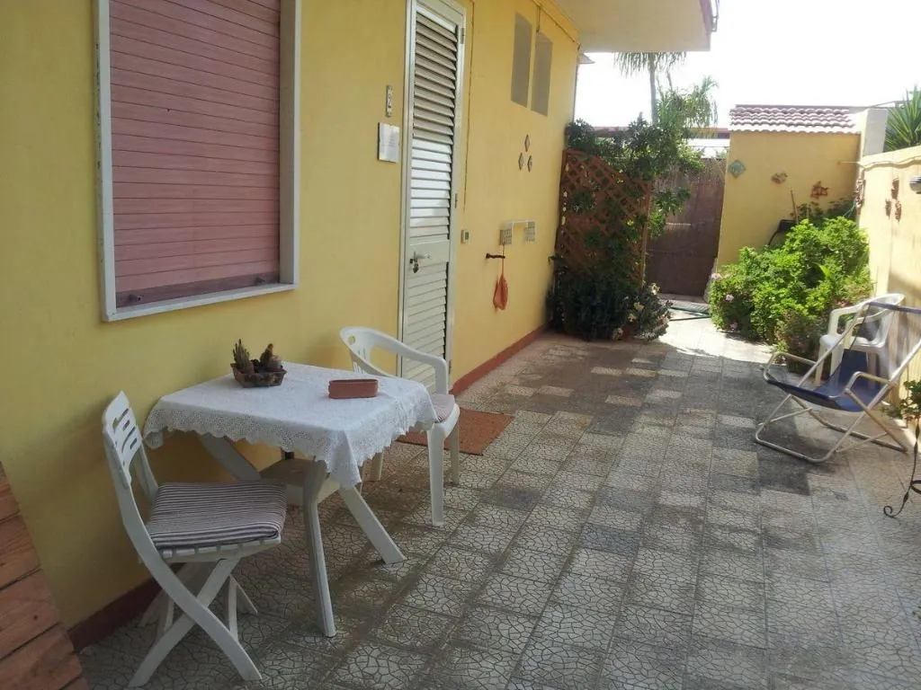Terrace, Bouganvillea, Catania