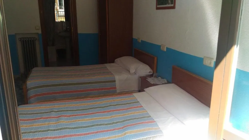 TWIN STANDARD Room, Hostal Palacios Fuencarral, Madrid