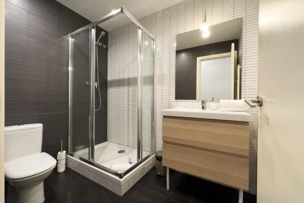 APARTMENT TWO BEDROOMS Room, Ainb Barcelona Sants Apartments, Barcelona