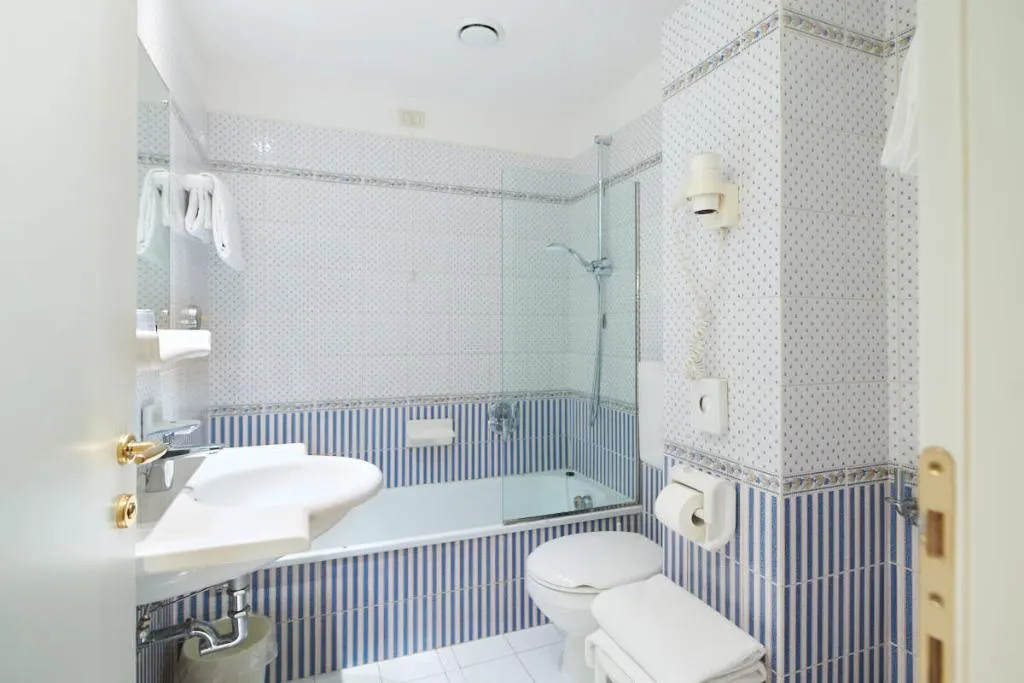 TRIPLE CLASSIC Room, Hotel Plaza Venice, Venice